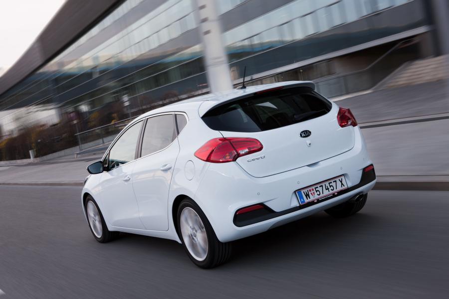 Kia cee&rsquo;d 2012 года  (фото 37 из 72)